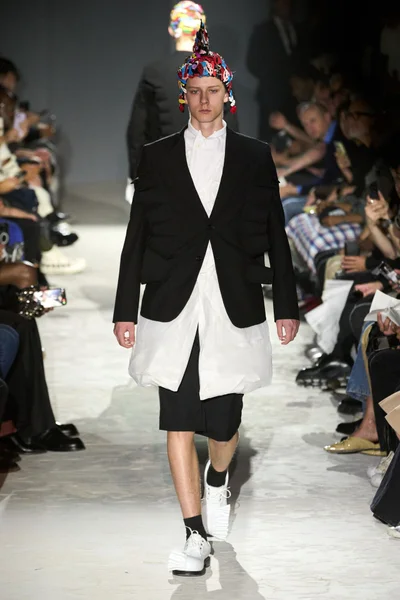 Look 3